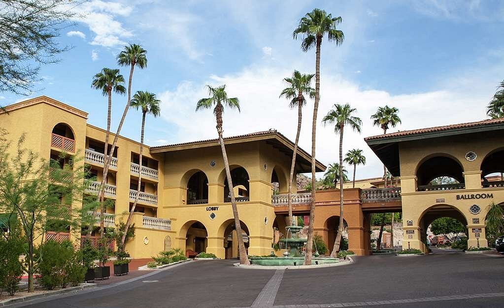 Tapatio Cliffs Resort
